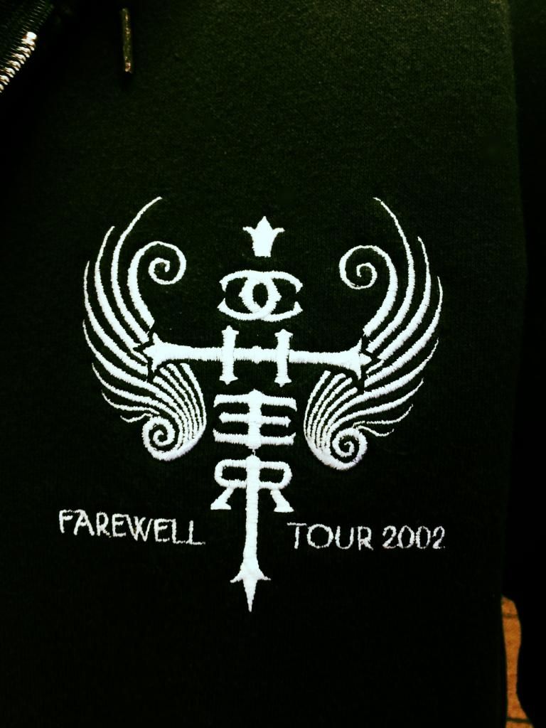 Cher 2002 farewell tour symbol