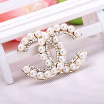 Brooch from Chanel authenticity post