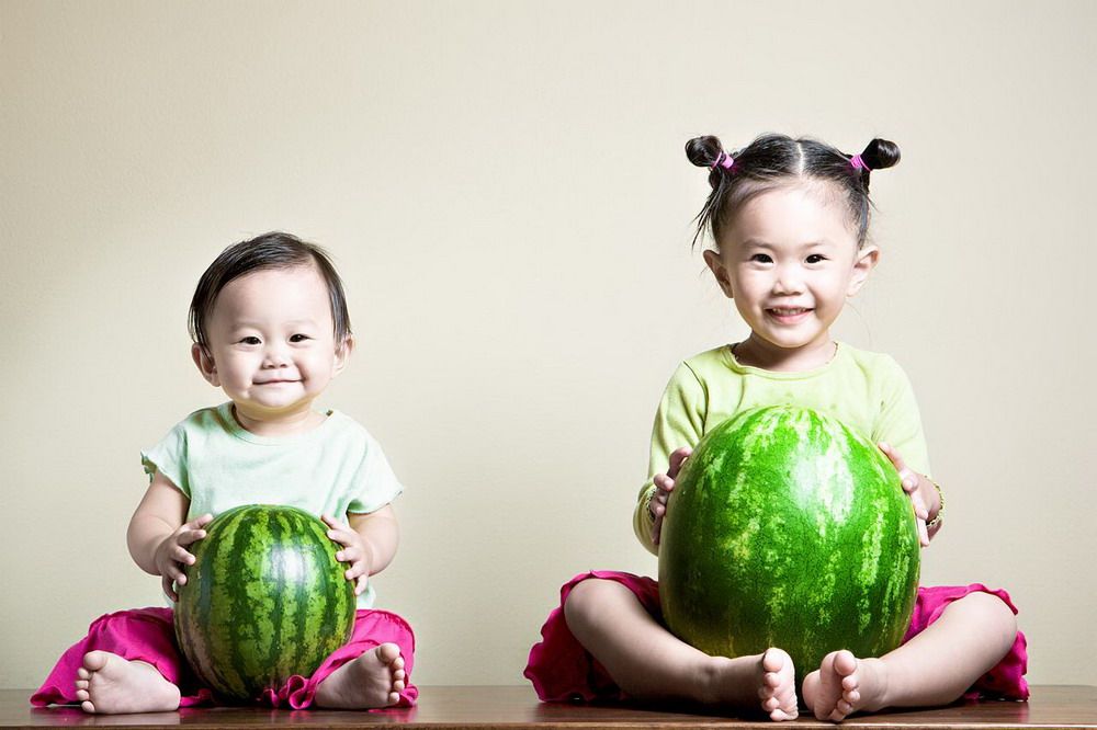 Bộ ảnh hai cô con gái 