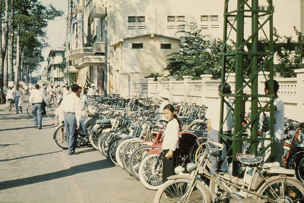 Redsvn-Saigon-1956-04