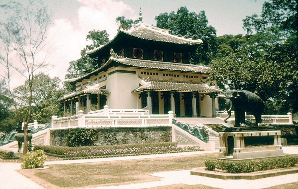 Redsvn-Saigon-1956-05