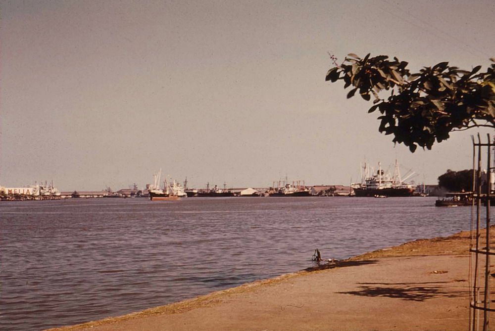 Redsvn-Saigon-1956-28