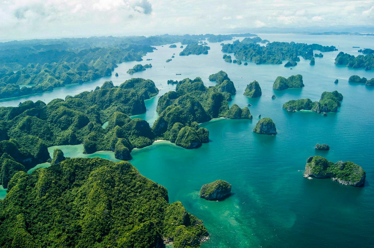 VËnh H¡ Long hùng v) nhìn të thçy phi c¡