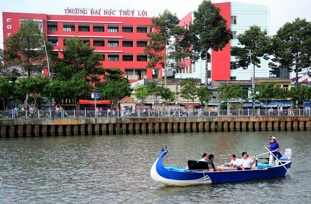 Ngày đầu thuyền du lịch hoạt động trên kênh Nhiêu Lộc