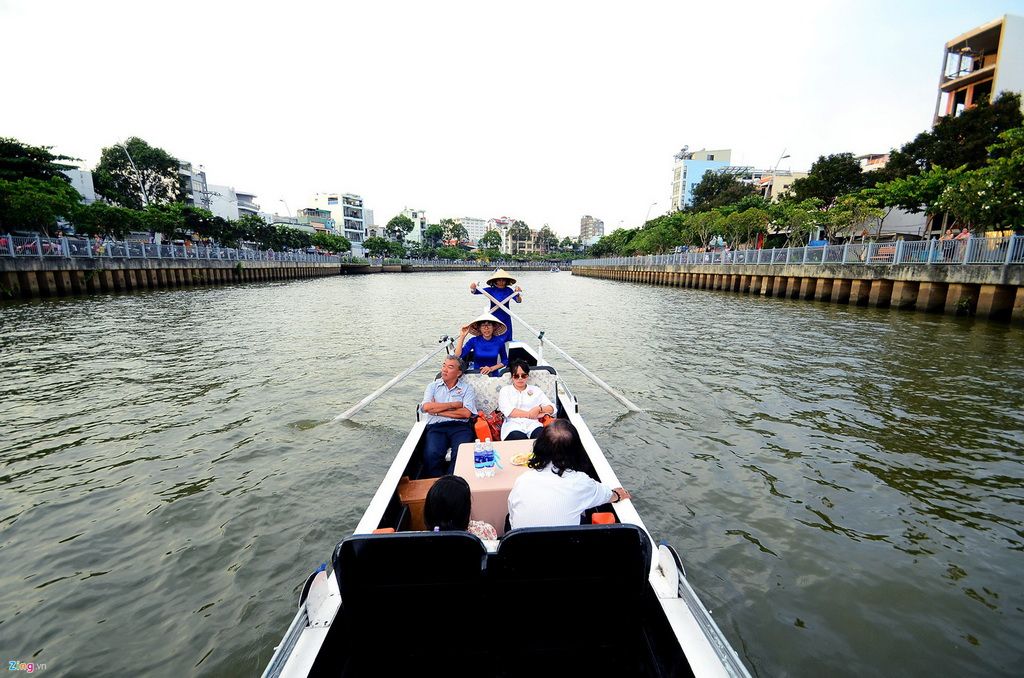 Ngày đầu thuyền du lịch hoạt động trên kênh Nhiêu Lộc