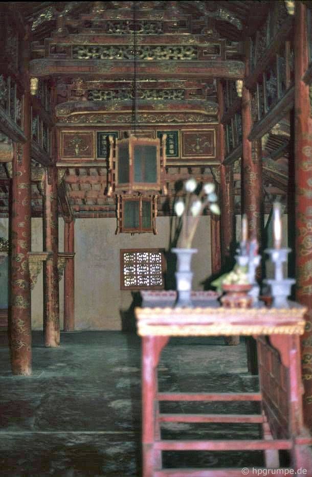 Huế: Lăng mộ Minh Mạng bên trong