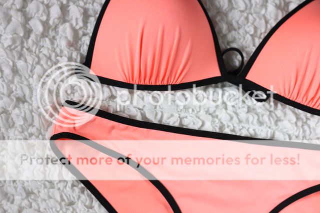 in - look-a-like Triangl bikini van H&M - Teddlicious